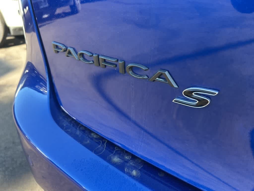 2021 Chrysler Pacifica Hybrid Limited 12