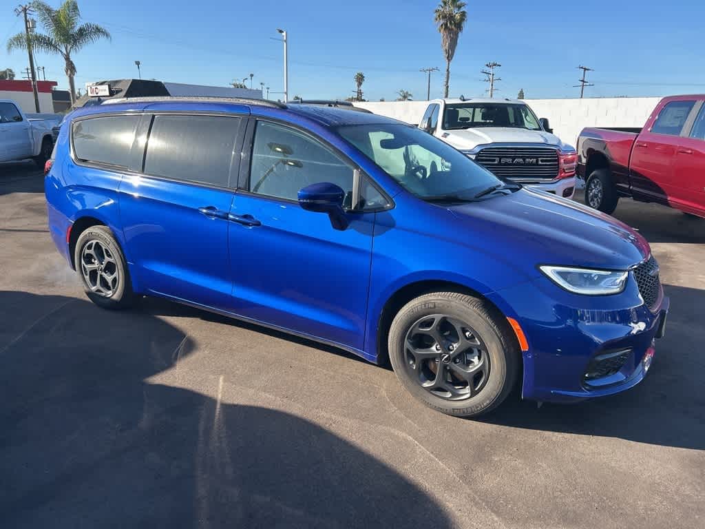 2021 Chrysler Pacifica Hybrid Limited 6