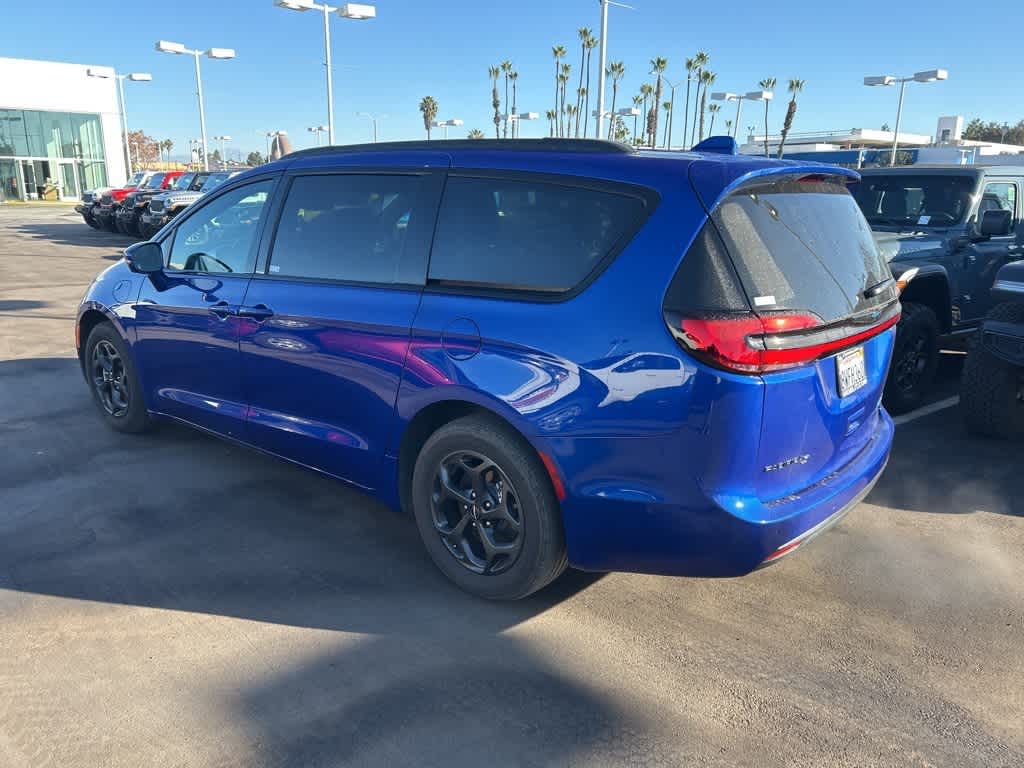 2021 Chrysler Pacifica Hybrid Limited 3