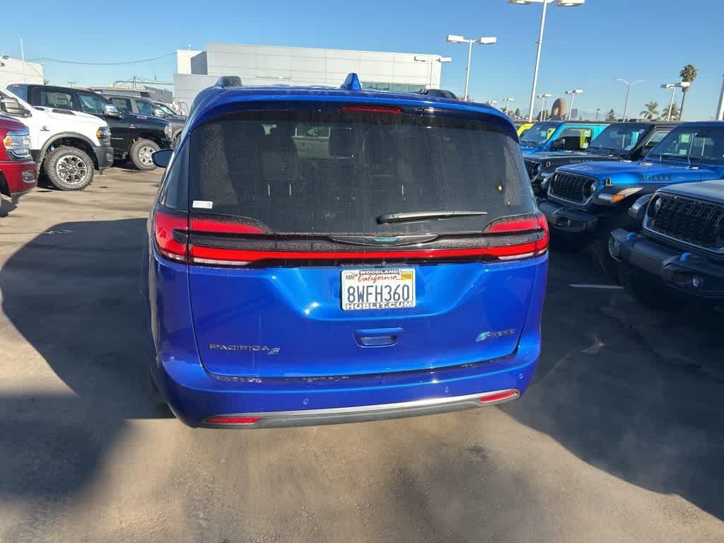 2021 Chrysler Pacifica Hybrid Limited 4