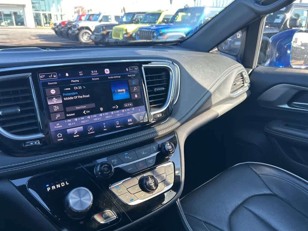 2021 Chrysler Pacifica Hybrid Limited 38