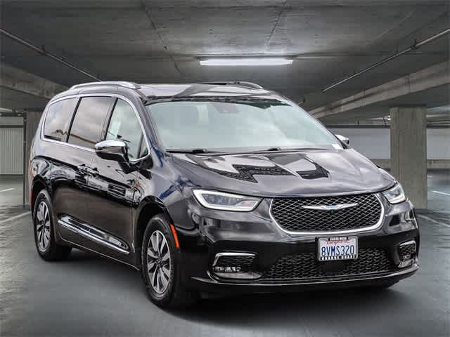 2021 Chrysler Pacifica Hybrid Limited 3