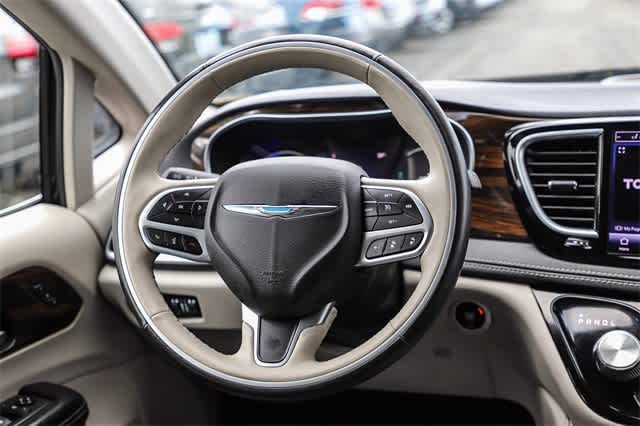 2021 Chrysler Pacifica Hybrid Limited 15