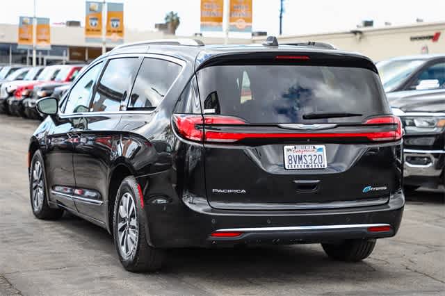 2021 Chrysler Pacifica Hybrid Limited 8