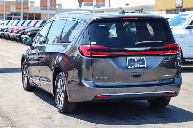 2021 Chrysler Pacifica Hybrid Limited 8