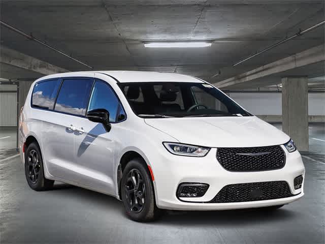 2024 Chrysler Pacifica Hybrid S Appearance Pkg 3