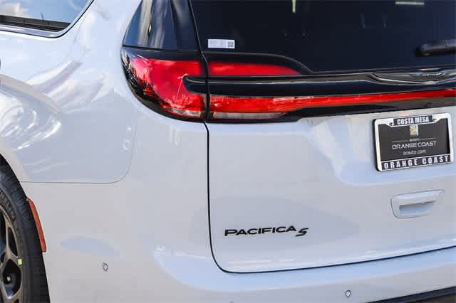 2024 Chrysler Pacifica Hybrid S Appearance Pkg 7