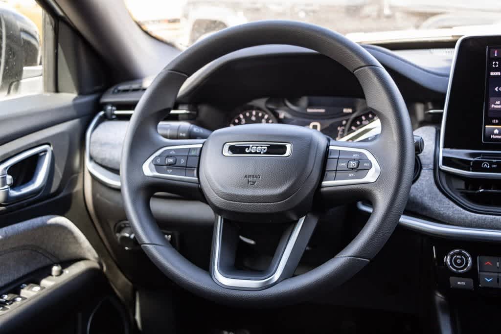 2025 Jeep Compass Sport 15