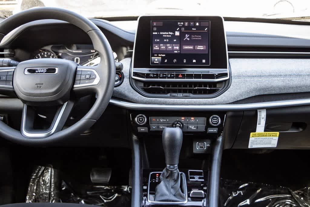 2025 Jeep Compass Sport 13