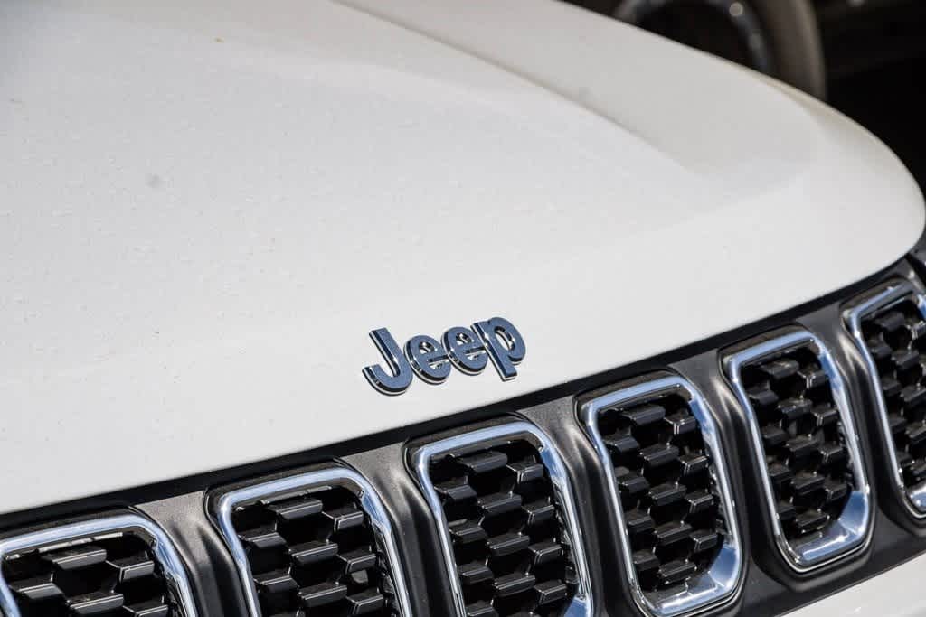 2025 Jeep Compass Sport 8