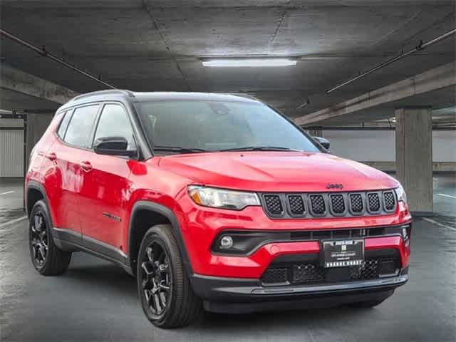 2024 Jeep Compass North 3