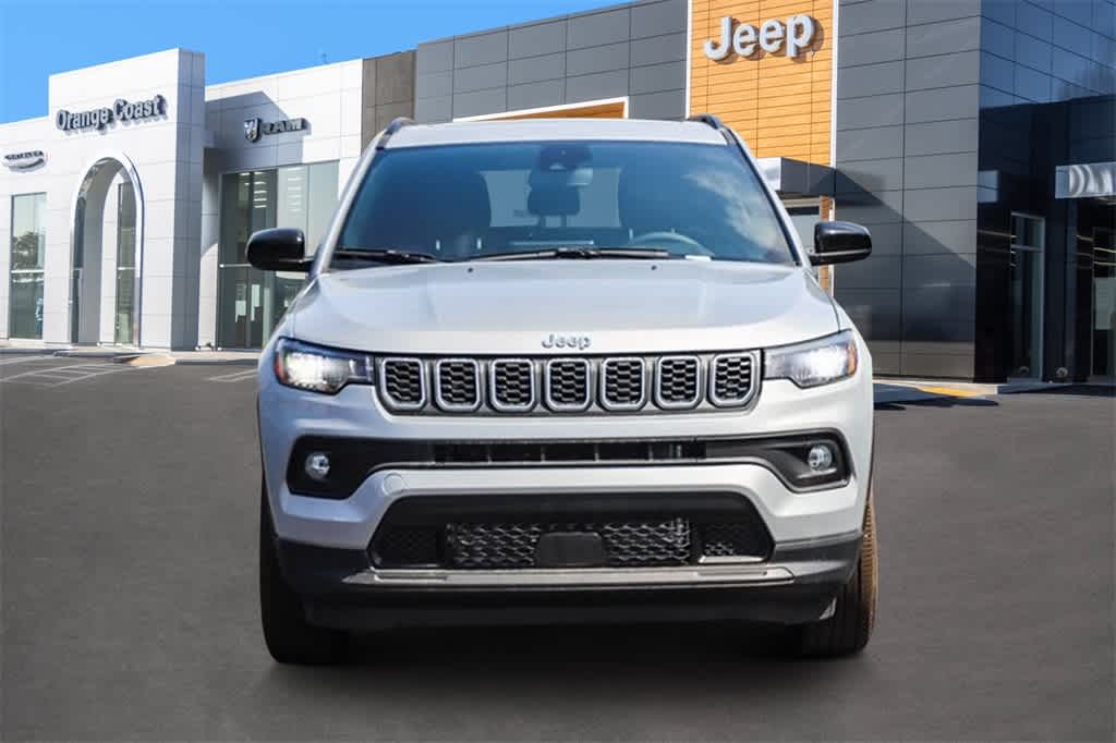 2024 Jeep Compass Latitude Lux 2