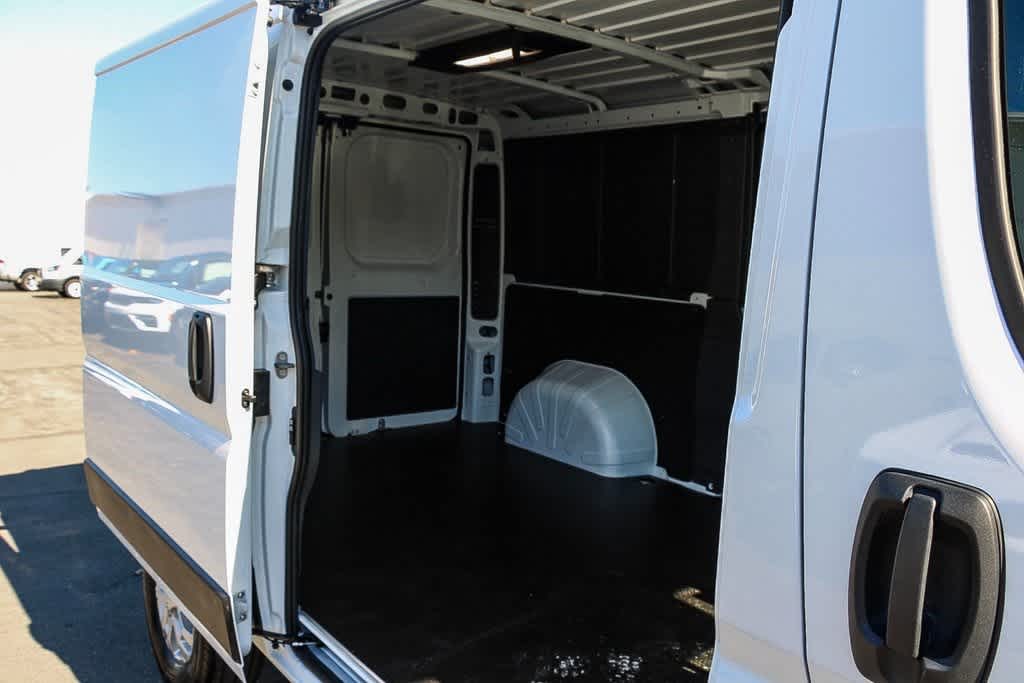 2024 Ram ProMaster SLT 19