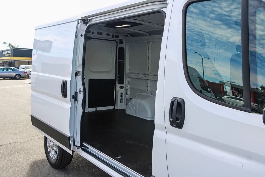 2024 Ram ProMaster SLT 18