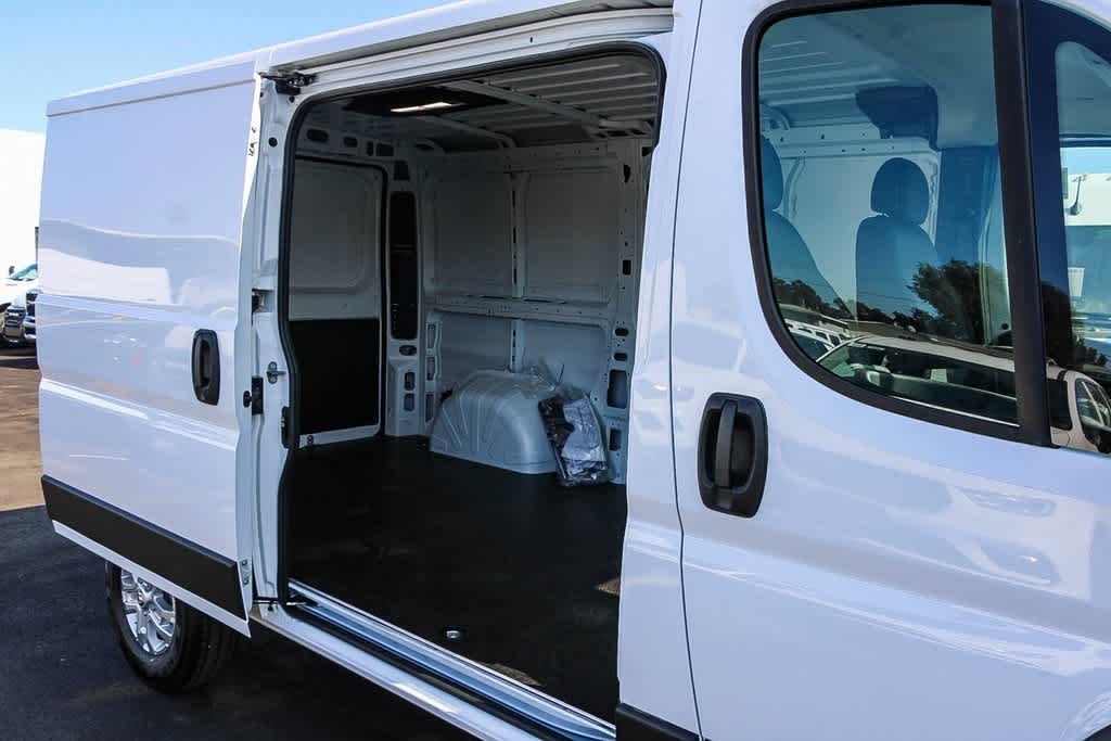 2024 Ram ProMaster LOW ROOF 21