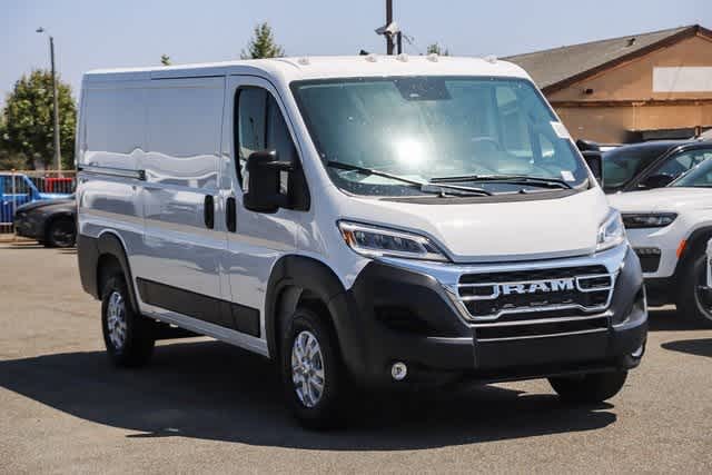 2024 Ram ProMaster SLT 3