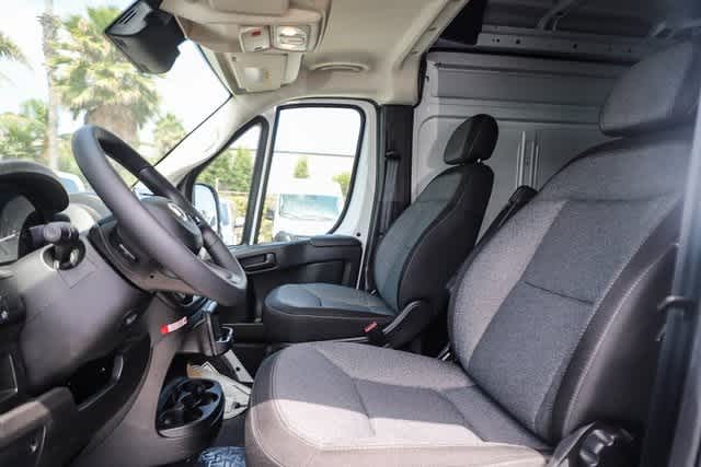 2024 Ram ProMaster Tradesman 17