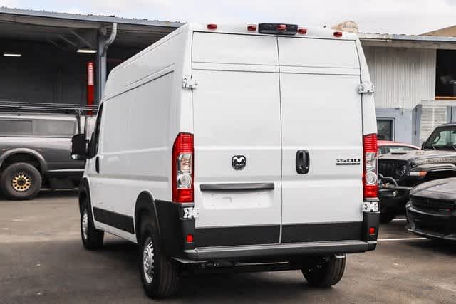 2024 Ram ProMaster Tradesman 8