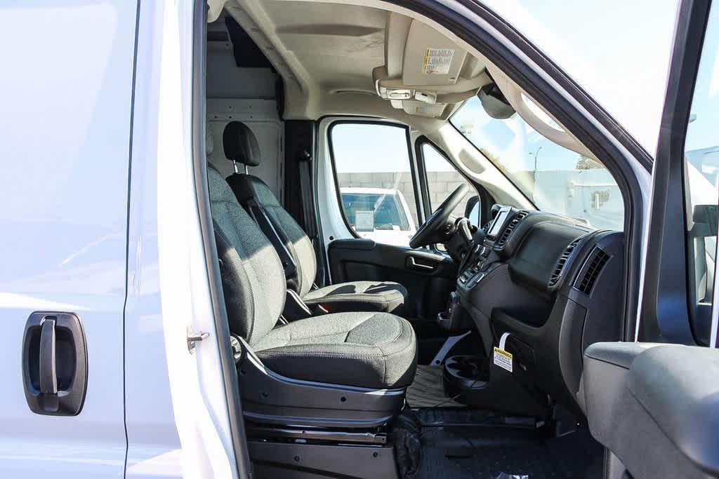 2024 Ram ProMaster Tradesman 17