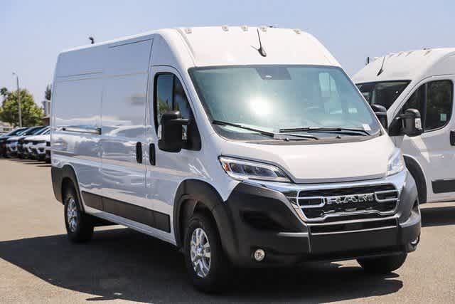 2024 Ram ProMaster SLT 3