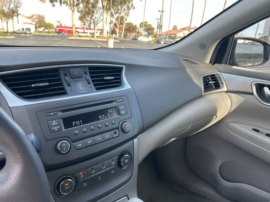 2014 Nissan Sentra SV 27