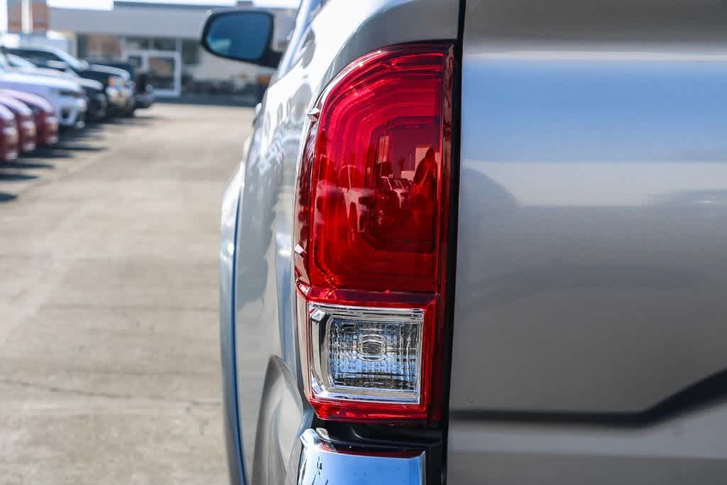 2021 Toyota Tacoma SR5 Double Cab 5 Bed V6 AT 10