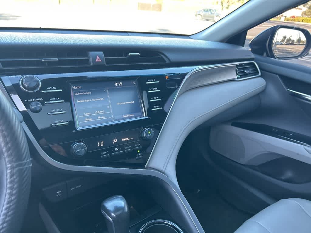 2018 Toyota Camry SE 28