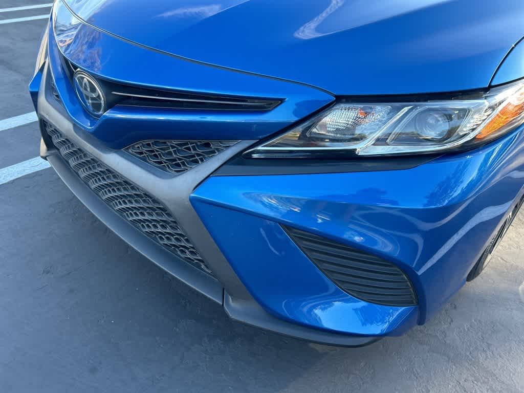 2018 Toyota Camry SE 9