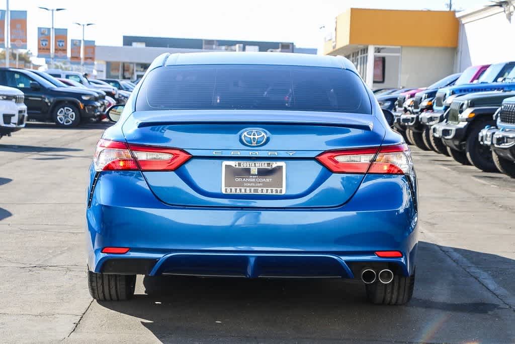 2018 Toyota Camry SE 3