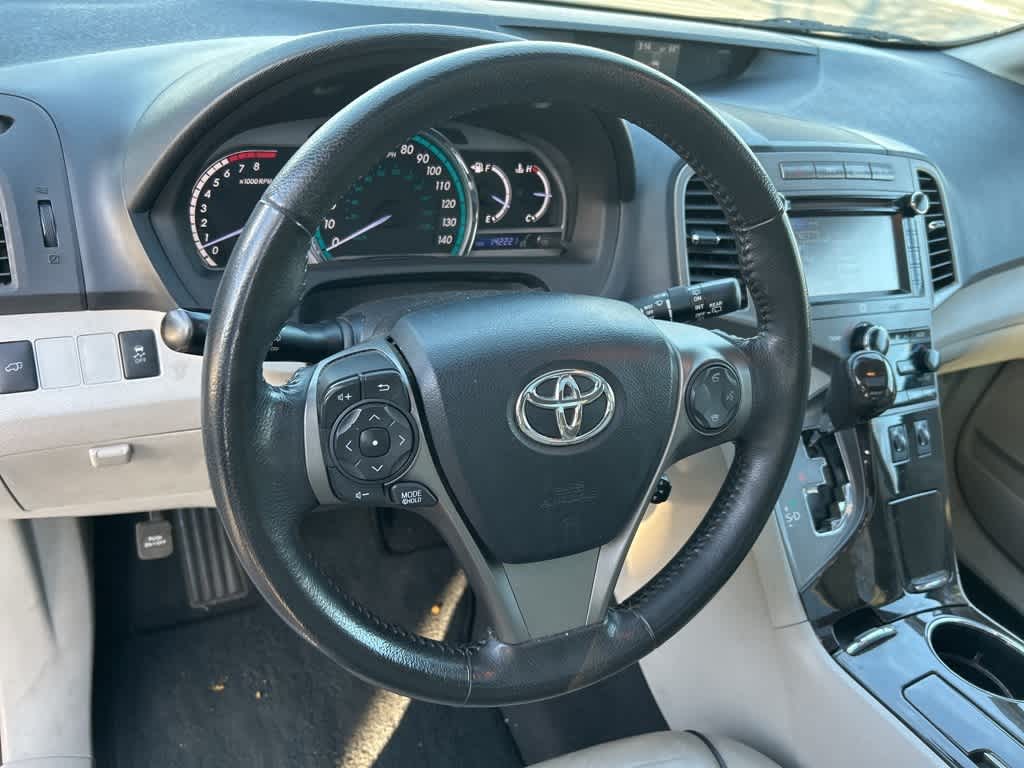 2013 Toyota Venza XLE 23