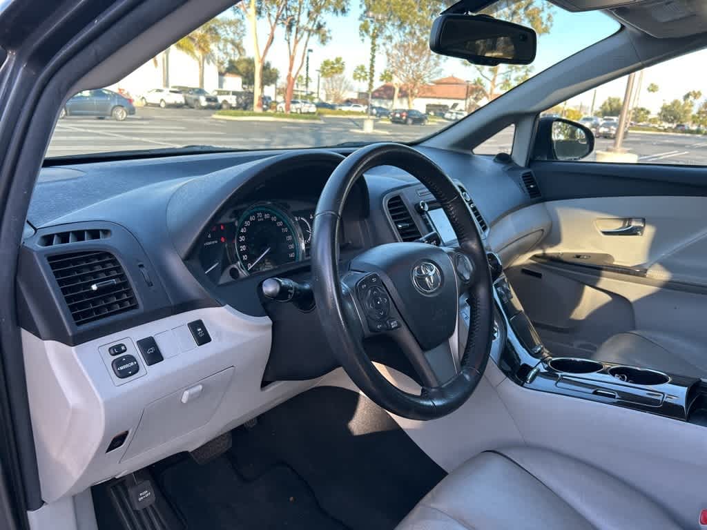 2013 Toyota Venza XLE 16