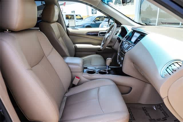 2014 Nissan Pathfinder SL Hybrid 17