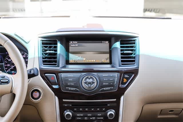 2014 Nissan Pathfinder SL Hybrid 14