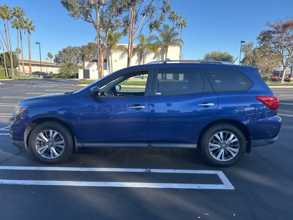 2018 Nissan Pathfinder S 2