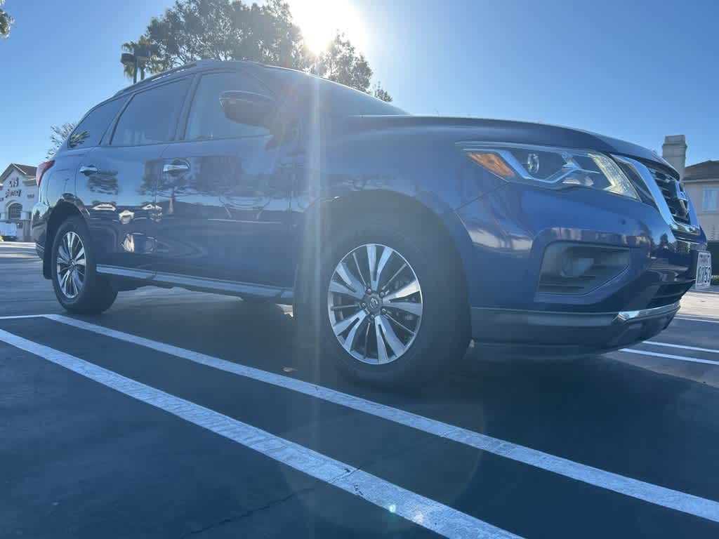 2018 Nissan Pathfinder S 7