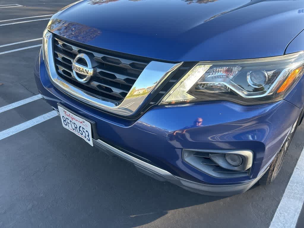 2018 Nissan Pathfinder S 9