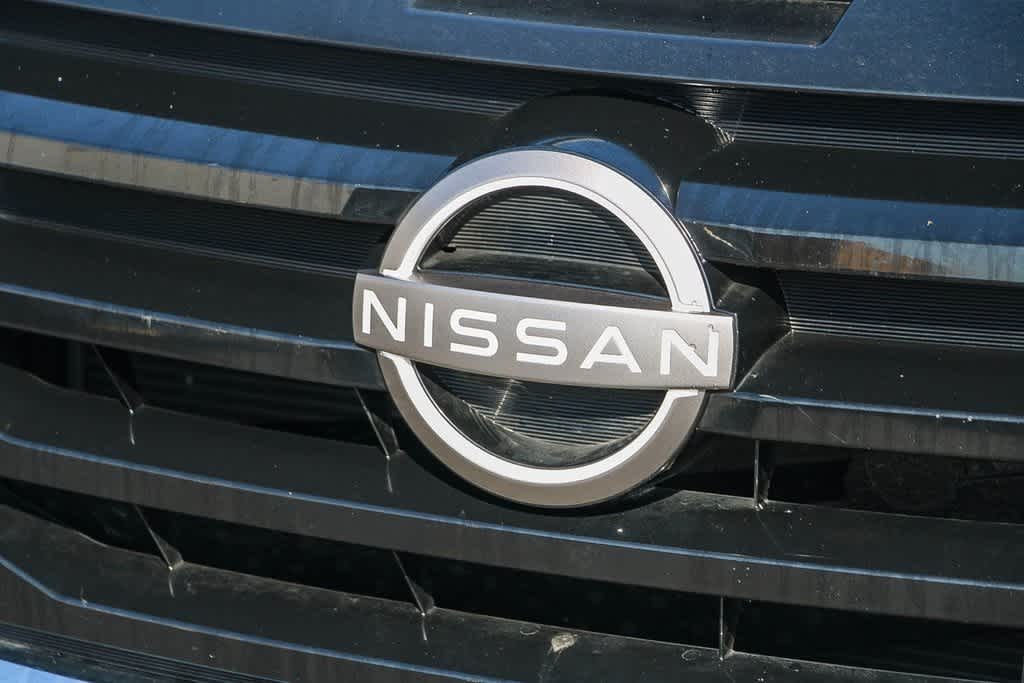 2022 Nissan Pathfinder SV 8