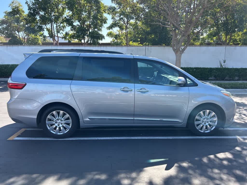 2017 Toyota Sienna Limited Premium 6