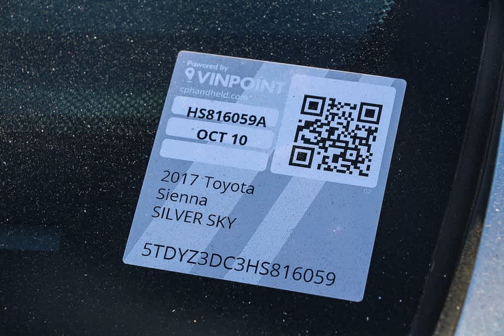 2017 Toyota Sienna Limited Premium 26