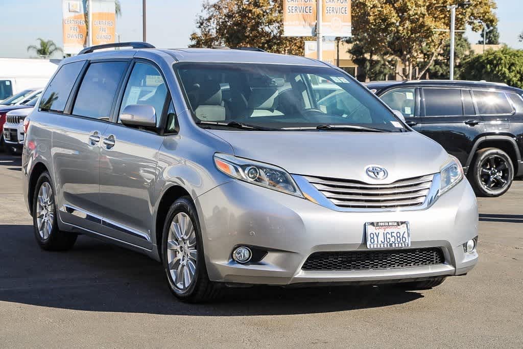 2017 Toyota Sienna Limited Premium 3