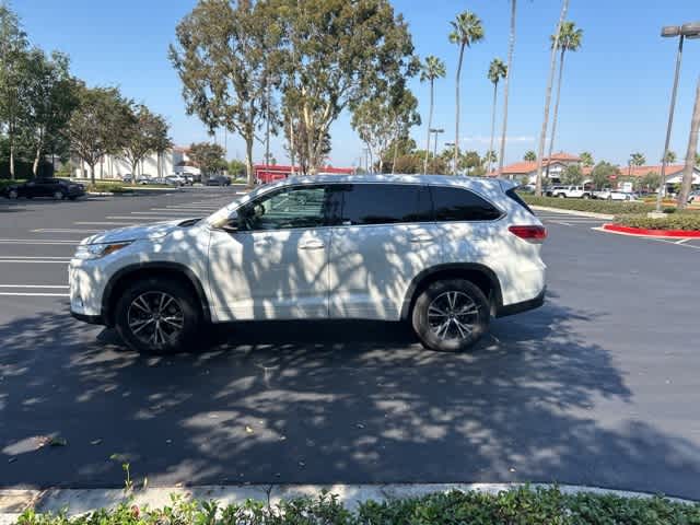 2018 Toyota Highlander LE 2