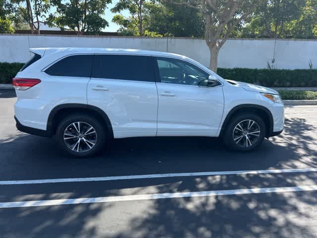 2018 Toyota Highlander LE 6