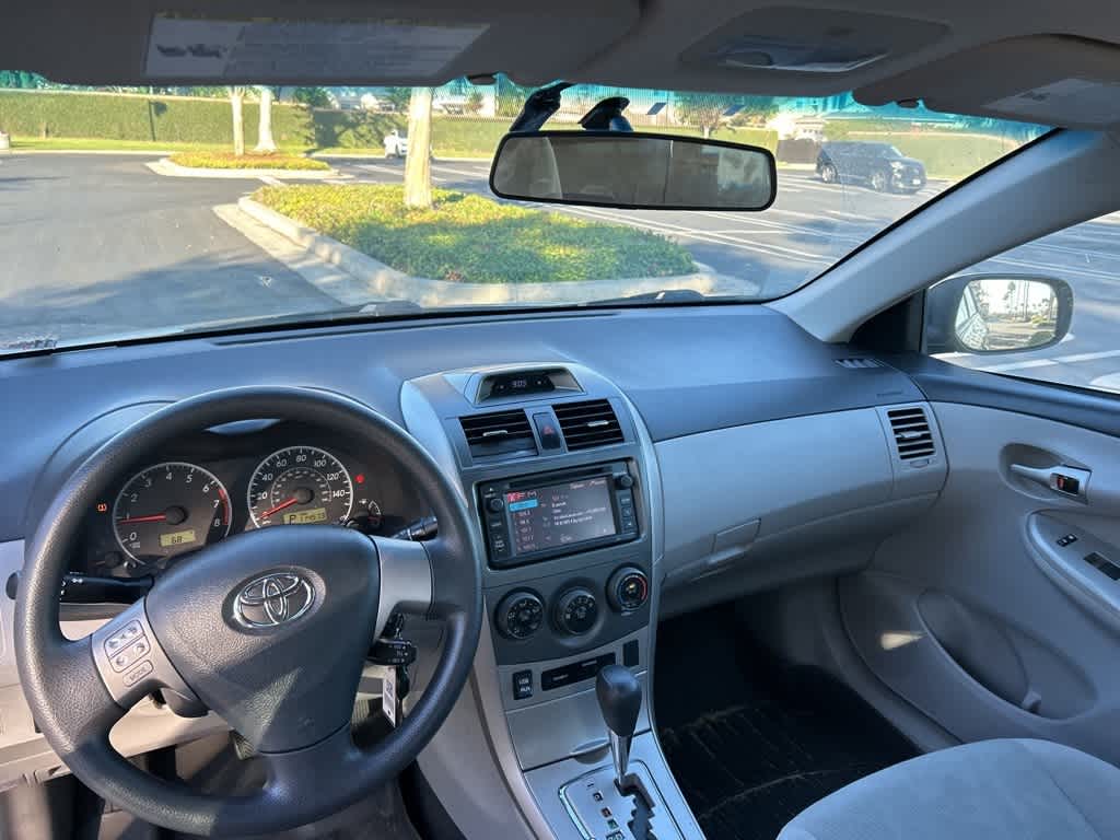 2013 Toyota Corolla LE 18