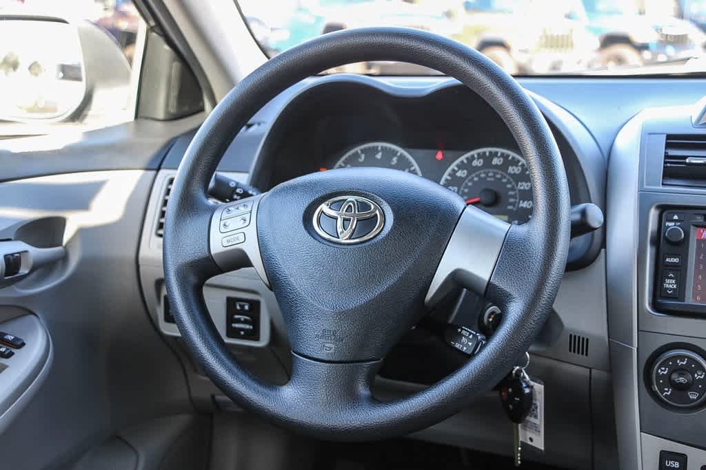 2013 Toyota Corolla LE 14