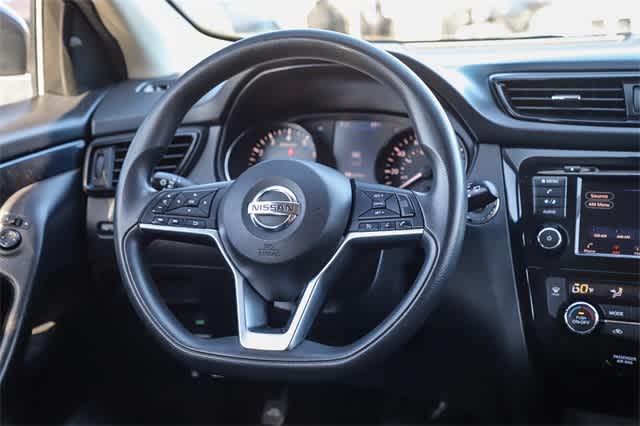 2019 Nissan Rogue Sport SV 16