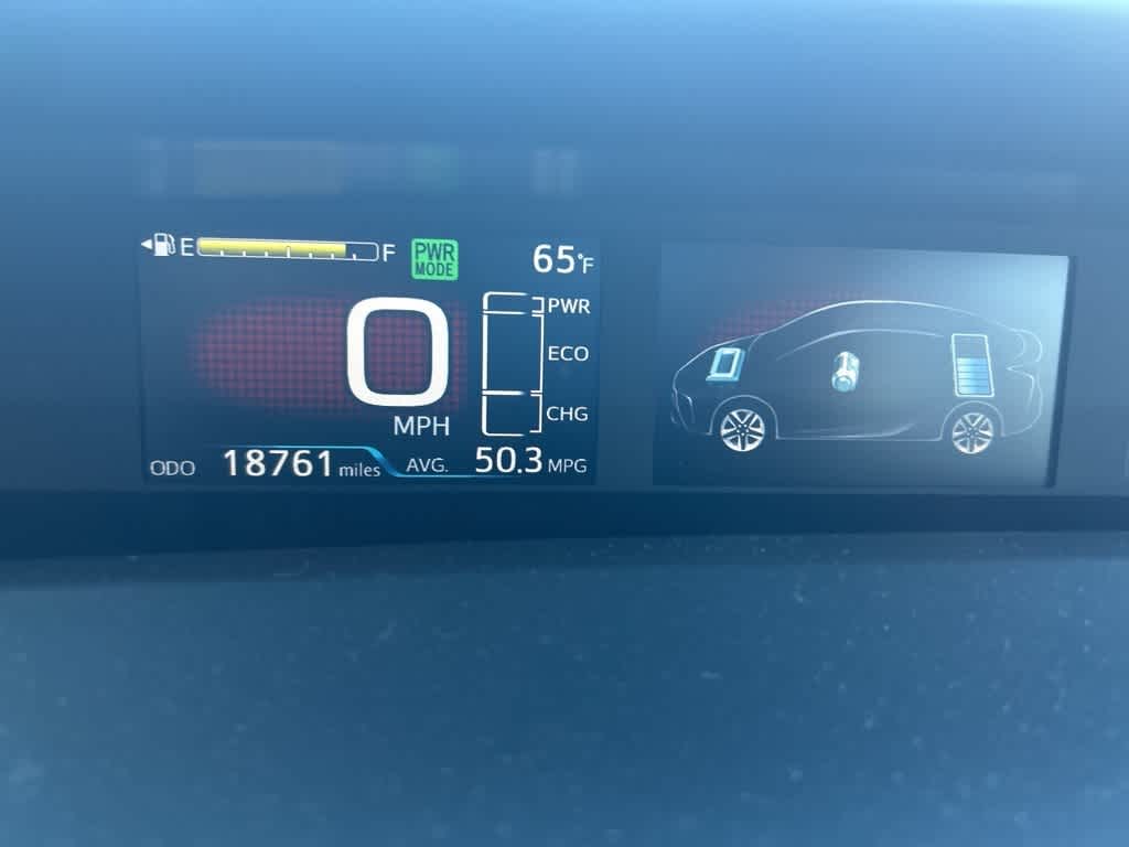 2021 Toyota Prius L Eco 22