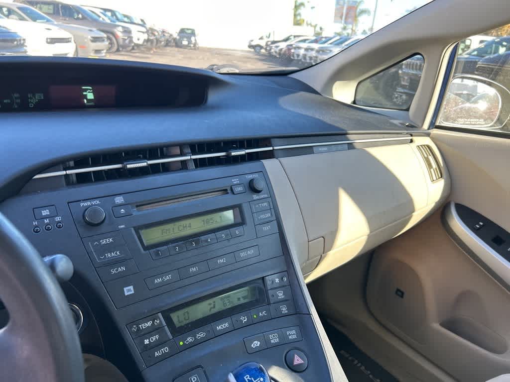 2011 Toyota Prius III 25