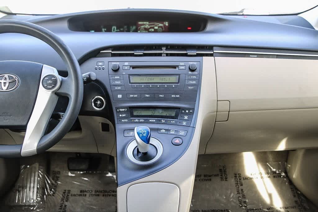 2011 Toyota Prius III 12