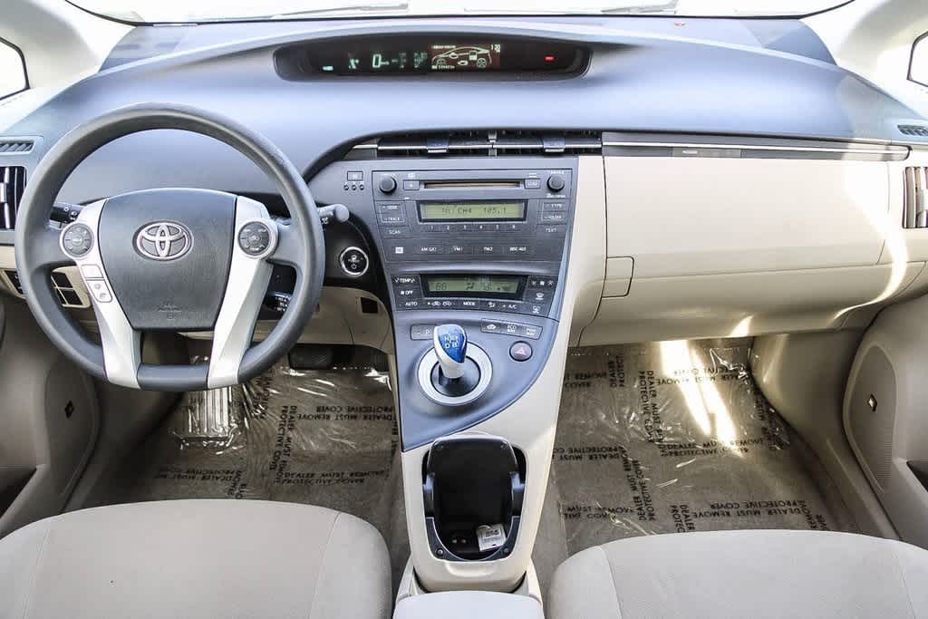 2011 Toyota Prius III 11