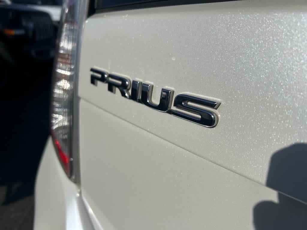 2013 Toyota Prius Four 13